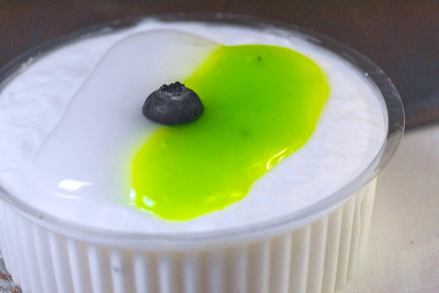 Postre suave con el sabor de la guanábana